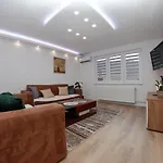 Apartment Magnolia Old Town